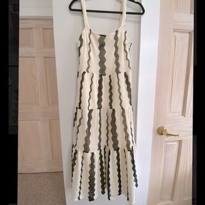 Cream dress, super flowy !